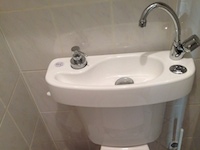 WiCi Concept auf die Platzsparende Toilette anpassbare Handwaschbecken - Herr A (Frankreich - 28)